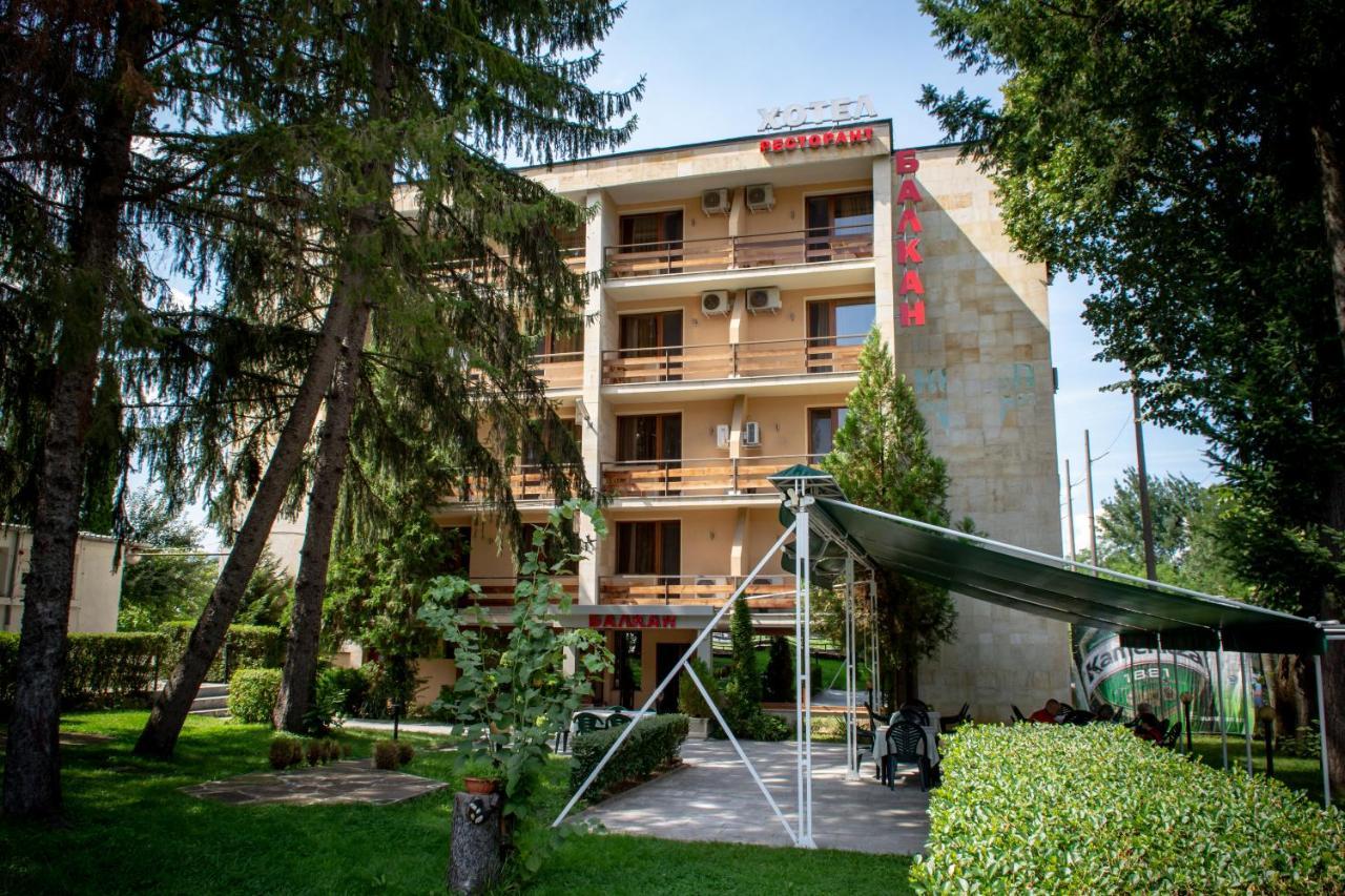בוטבגרד Hotel Balkan מראה חיצוני תמונה